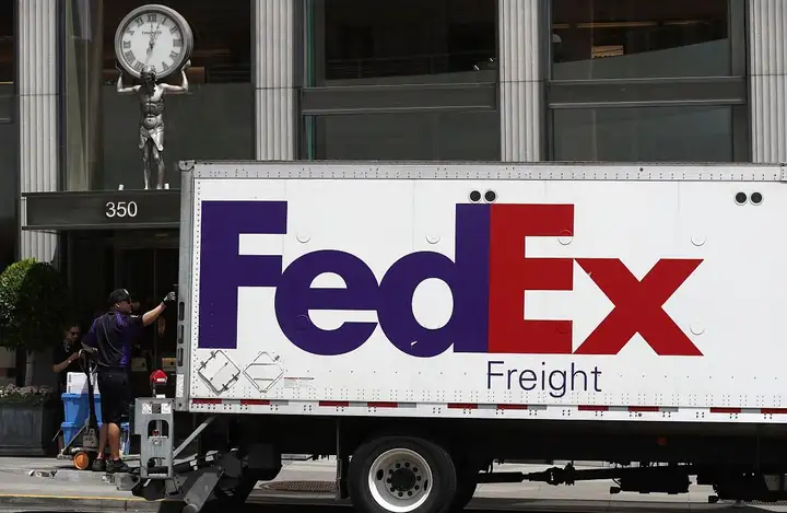 Competition among international express delivery giants: Which is more suitable for you: FedEx, DHL, or UPS?(pic2)